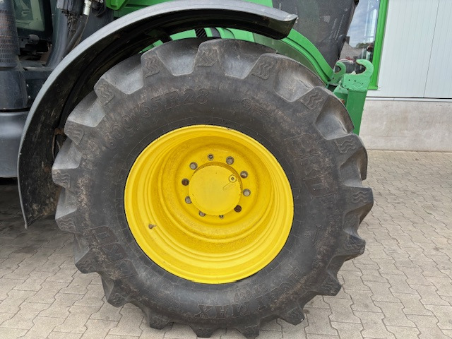 John Deere 6210 R - Traktor: 3 kép. John Deere 6210 R - Traktor: 3 kép.