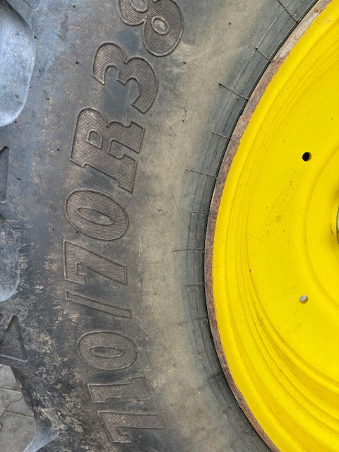 John Deere 6210 R - Traktor: 5 kép. John Deere 6210 R - Traktor: 5 kép.