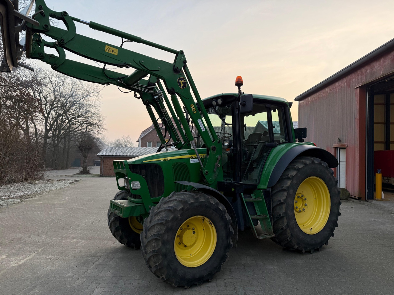 John Deere 6420 - Traktor: 1 kép. John Deere 6420 - Traktor: 1 kép.