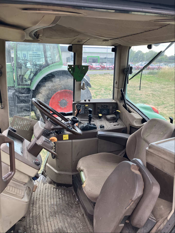 John Deere 6920 Auto Quad - Traktor: 4 kép. John Deere 6920 Auto Quad - Traktor: 4 kép.