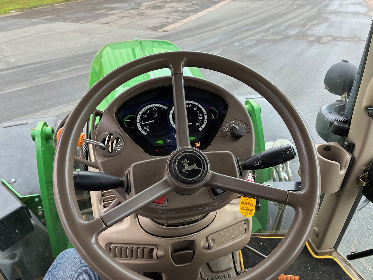 John Deere 7430 - Traktor: 2 kép. John Deere 7430 - Traktor: 2 kép.