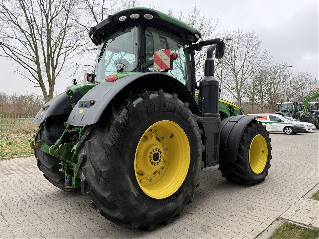 John Deere 8370 R - Traktor: 4 kép. John Deere 8370 R - Traktor: 4 kép.