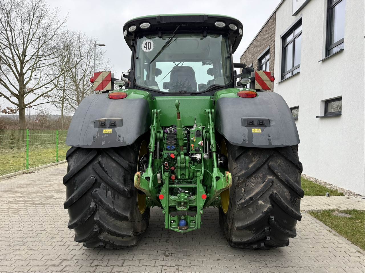 John Deere 8370 R - Traktor: 2 kép. John Deere 8370 R - Traktor: 2 kép.