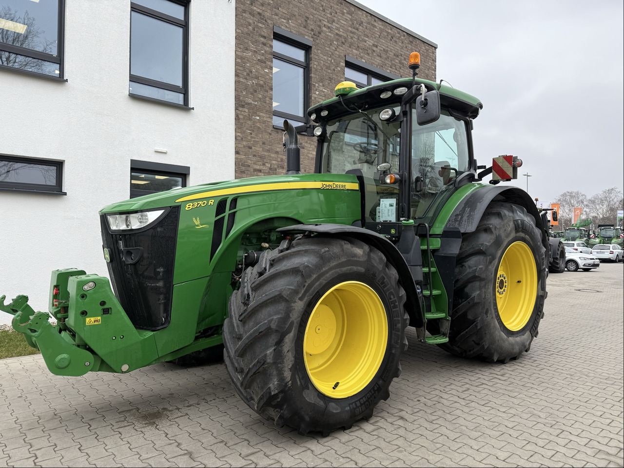 John Deere 8370 R - Traktor: 1 kép. John Deere 8370 R - Traktor: 1 kép.