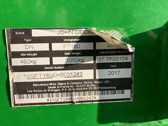 John Deere Einzelkornsämaschine 1725 NT - Szemenkénti vetőgép: 2 kép. John Deere Einzelkornsämaschine 1725 NT - Szemenkénti vetőgép: 2 kép.