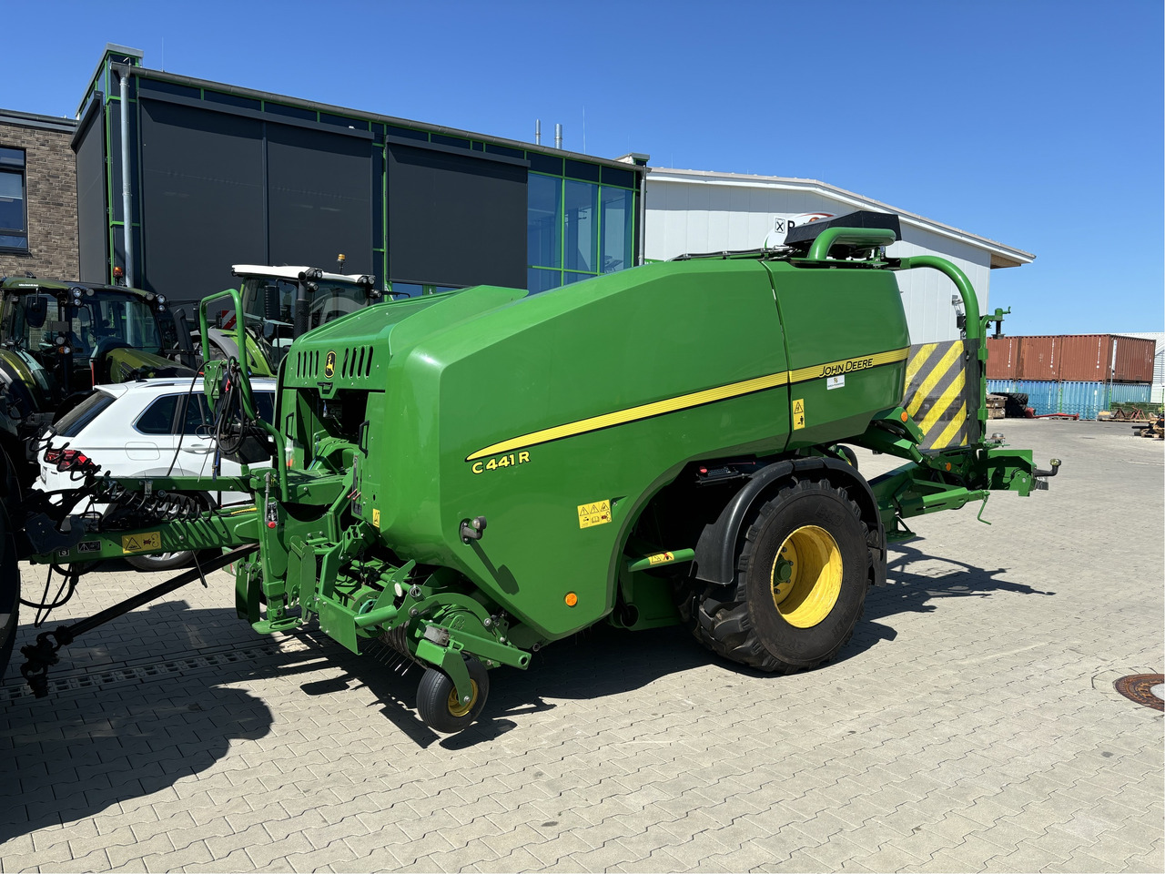 John Deere Presswickelkombination C441R - Szálastakarmány betakarítás gépei: 1 kép. John Deere Presswickelkombination C441R - Szálastakarmány betakarítás gépei: 1 kép.