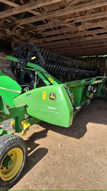 John Deere T660 i Hillmaster - Kombájn: 5 kép. John Deere T660 i Hillmaster - Kombájn: 5 kép.