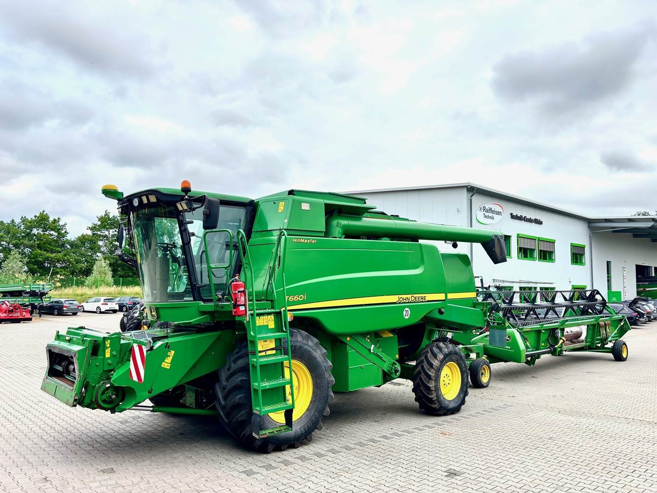 John Deere T660 i Hillmaster - Kombájn: 1 kép. John Deere T660 i Hillmaster - Kombájn: 1 kép.