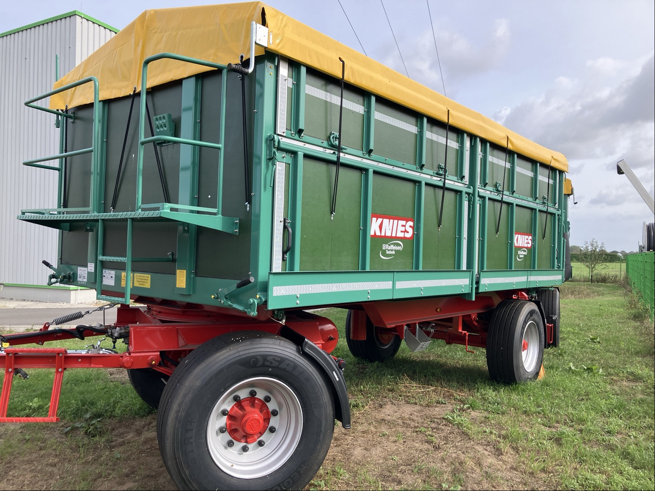 Knies KD 180 - Billenőplatós teherautó: 3 kép. Knies KD 180 - Billenőplatós teherautó: 3 kép.