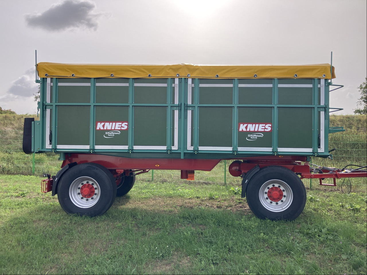 Knies KD 180 - Billenőplatós teherautó: 1 kép. Knies KD 180 - Billenőplatós teherautó: 1 kép.