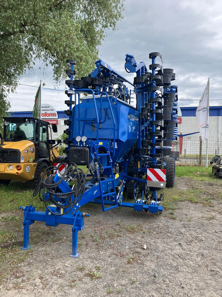 Köckerling Ultima CS 750 Combi - Szemenkénti vetőgép: 1 kép. Köckerling Ultima CS 750 Combi - Szemenkénti vetőgép: 1 kép.