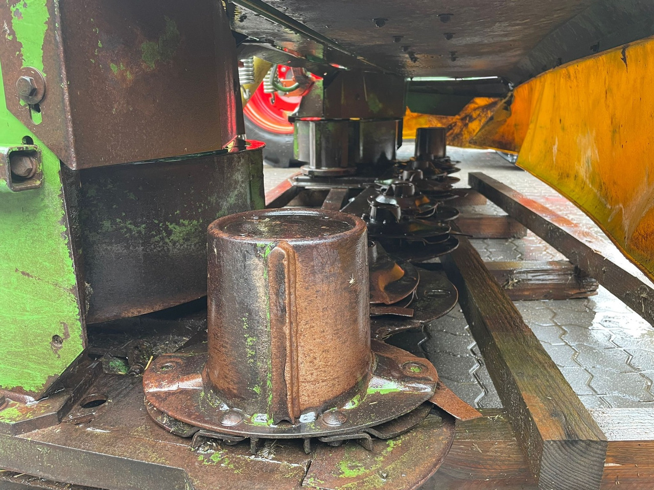 Krone AFA323 - Fűkasza: 3 kép. Krone AFA323 - Fűkasza: 3 kép.