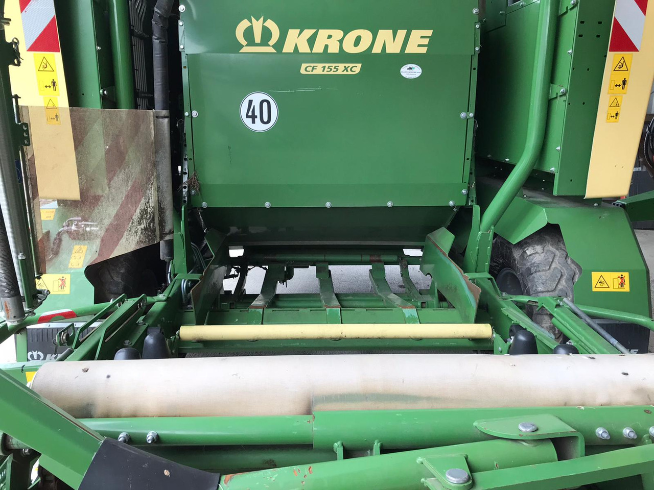 Krone Comprima CF 155 XC - Szálastakarmány betakarítás gépei: 3 kép. Krone Comprima CF 155 XC - Szálastakarmány betakarítás gépei: 3 kép.