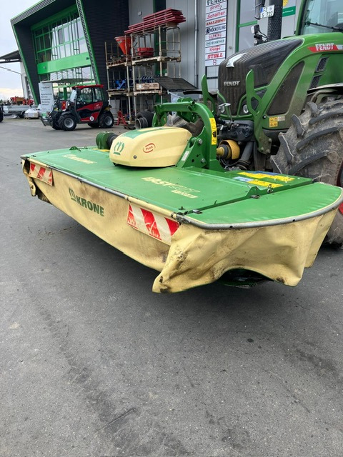 Krone Easy Cut B 970 F 320 M - Fűkasza: 3 kép. Krone Easy Cut B 970 F 320 M - Fűkasza: 3 kép.