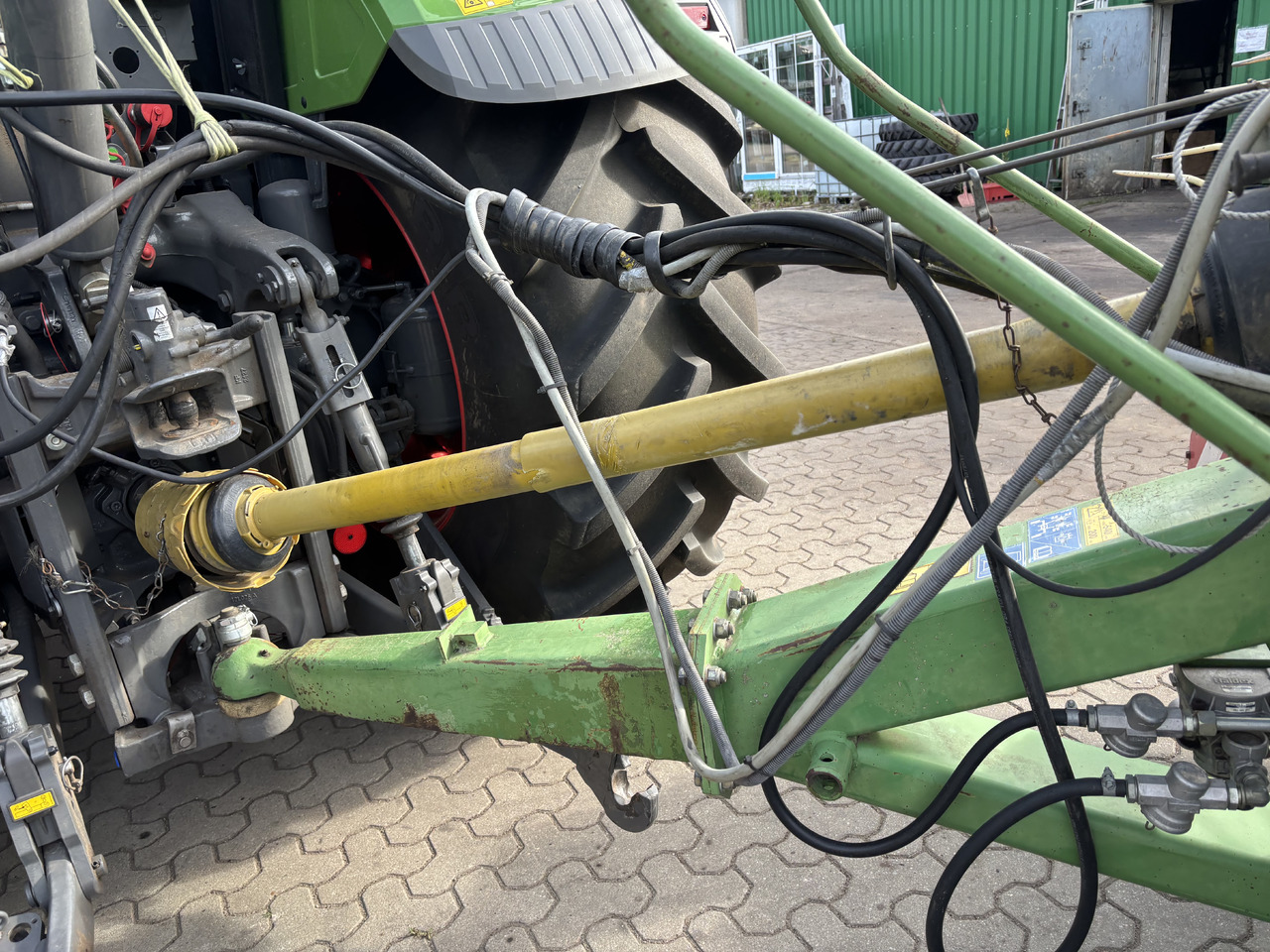 Krone Swadro Serie - Szénaforgató: 2 kép. Krone Swadro Serie - Szénaforgató: 2 kép.