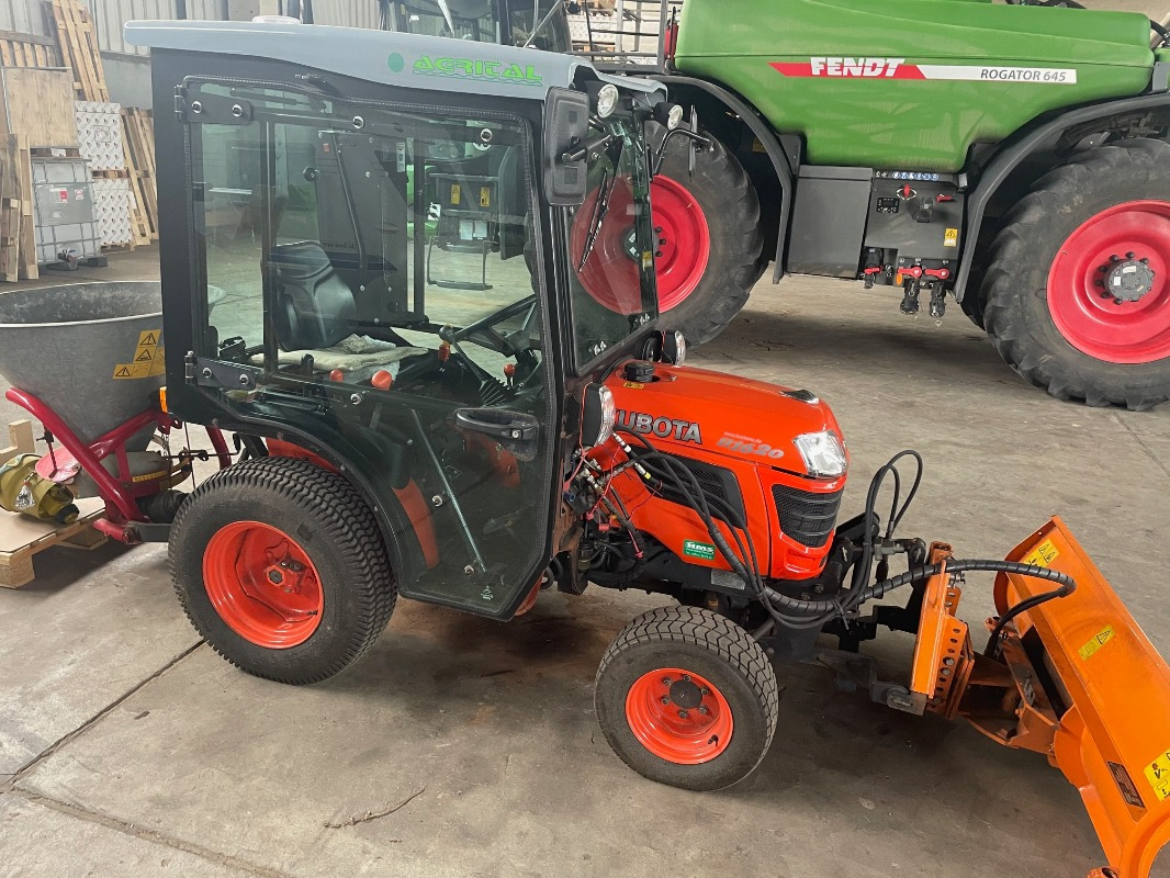 Kubota B 1620 D - Kommunális traktor: 1 kép. Kubota B 1620 D - Kommunális traktor: 1 kép.