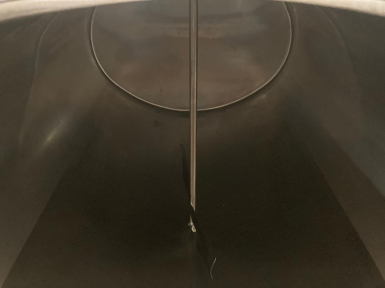 Kühltank 3000 L - Állattartás gépei: 3 kép. Kühltank 3000 L - Állattartás gépei: 3 kép.