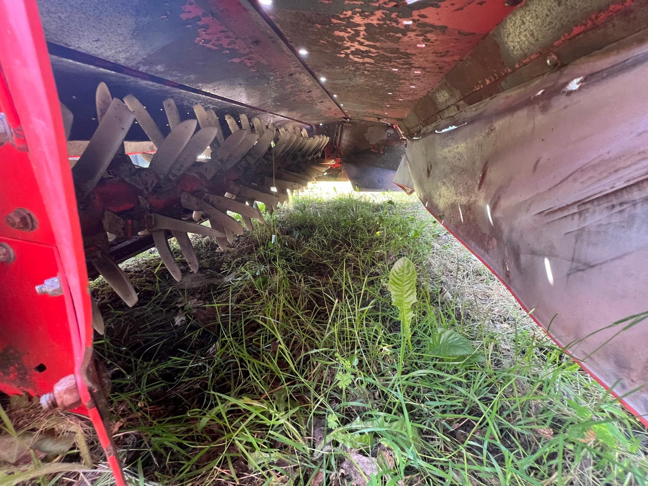 Kuhn FC 883-FF - Fűkasza: 5 kép. Kuhn FC 883-FF - Fűkasza: 5 kép.