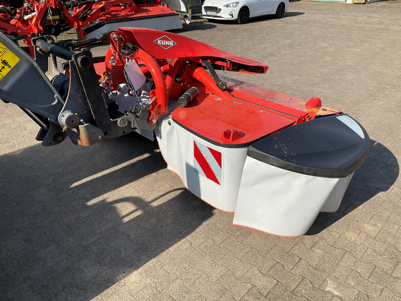 Kuhn GMD 3123 F-FF Scheibenmähwerk - Fűkasza: 5 kép. Kuhn GMD 3123 F-FF Scheibenmähwerk - Fűkasza: 5 kép.