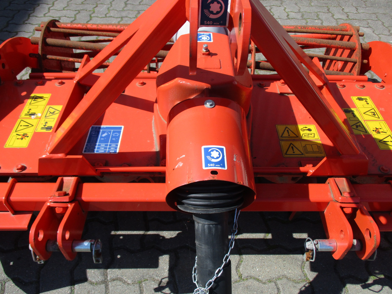 Kuhn Kreiselegge HRB 152 - Talajművelő gep: 4 kép. Kuhn Kreiselegge HRB 152 - Talajművelő gep: 4 kép.