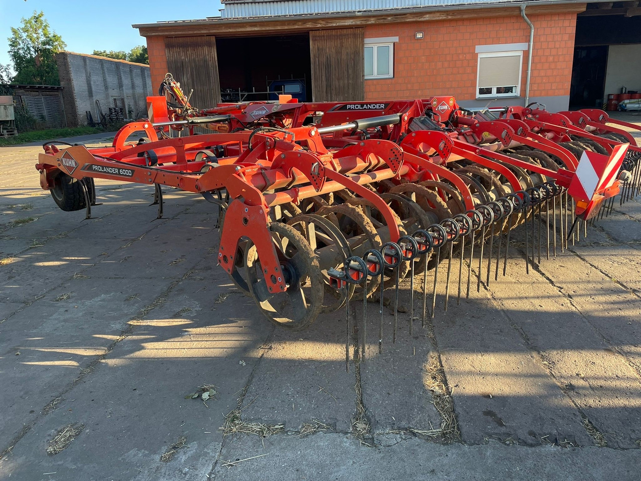 Kuhn Prolander 6000 - Kultivátor: 5 kép. Kuhn Prolander 6000 - Kultivátor: 5 kép.