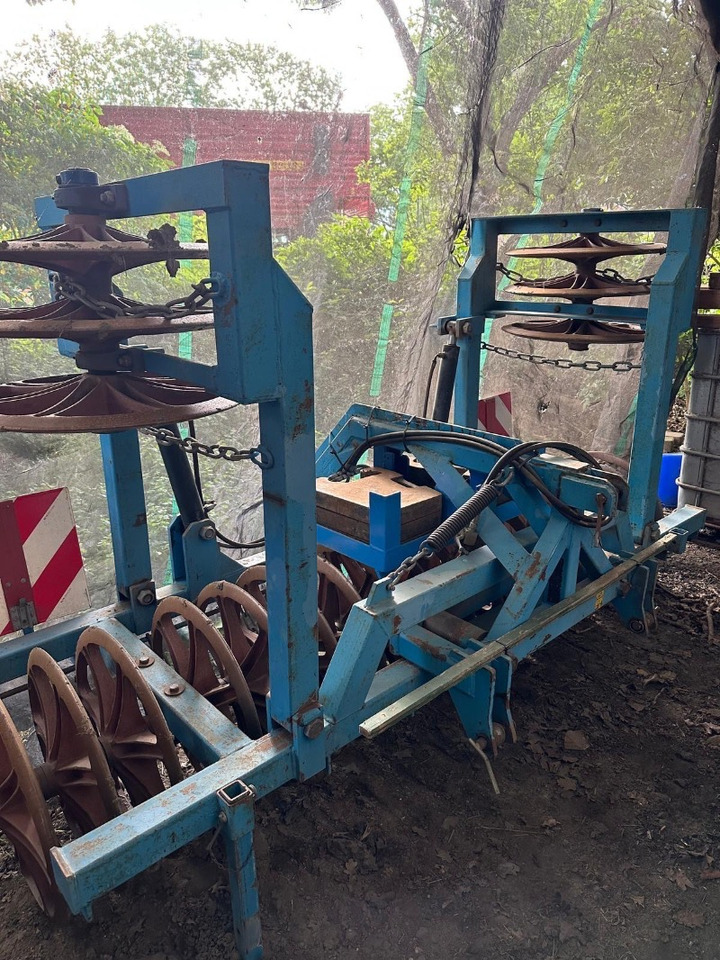 Lemken 400 - Mezőgazdasági hengerek: 2 kép. Lemken 400 - Mezőgazdasági hengerek: 2 kép.