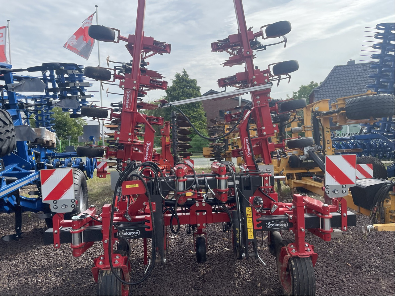 Lemken EC Weeder - Cukorrépa kombájn: 2 kép. Lemken EC Weeder - Cukorrépa kombájn: 2 kép.