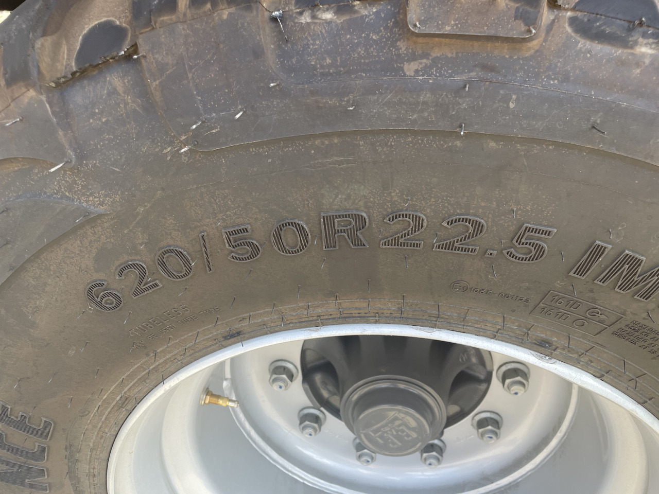 Massey Ferguson 2234 XDTC EU - Kocka bálázó: 2 kép. Massey Ferguson 2234 XDTC EU - Kocka bálázó: 2 kép.