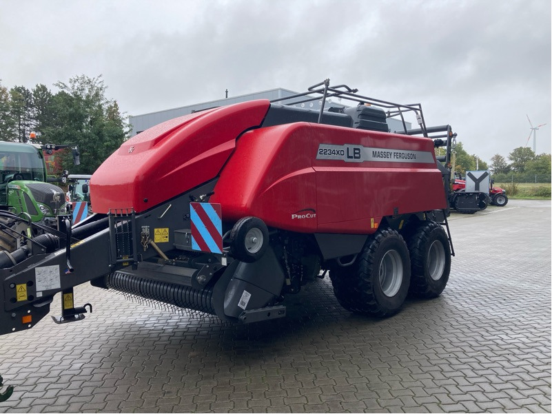 Massey Ferguson 2234 XDTC EU - Kocka bálázó: 1 kép. Massey Ferguson 2234 XDTC EU - Kocka bálázó: 1 kép.