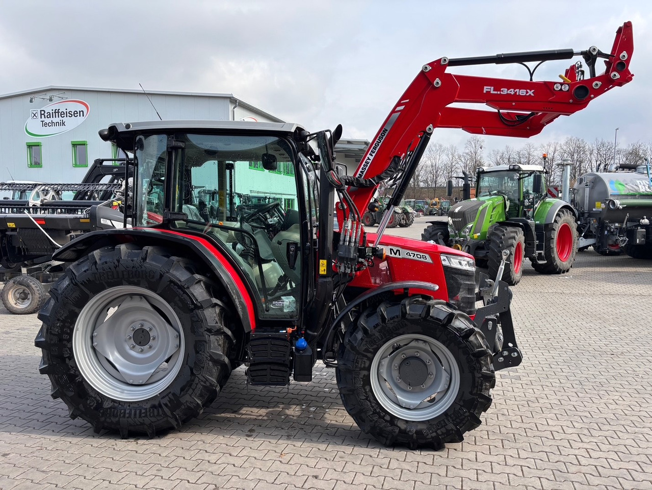Massey Ferguson 4708 M Cab - Traktor: 5 kép. Massey Ferguson 4708 M Cab - Traktor: 5 kép.