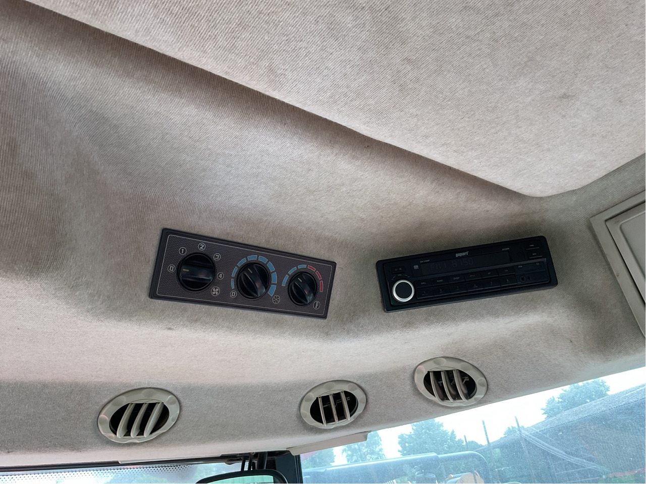 Massey Ferguson 6614 Dyna 6 - Traktor: 5 kép. Massey Ferguson 6614 Dyna 6 - Traktor: 5 kép.