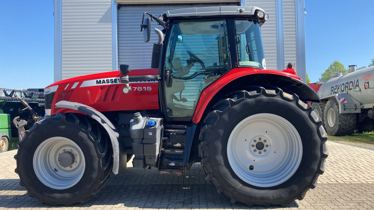 Massey Ferguson 7615 Dyna-6 Efficient - Traktor: 1 kép. Massey Ferguson 7615 Dyna-6 Efficient - Traktor: 1 kép.