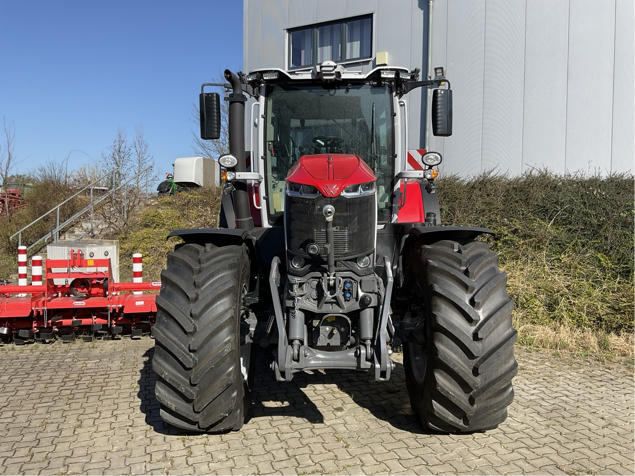 Massey Ferguson 8S.305 Dyna-VT EXCLUSIVE - Traktor: 5 kép. Massey Ferguson 8S.305 Dyna-VT EXCLUSIVE - Traktor: 5 kép.