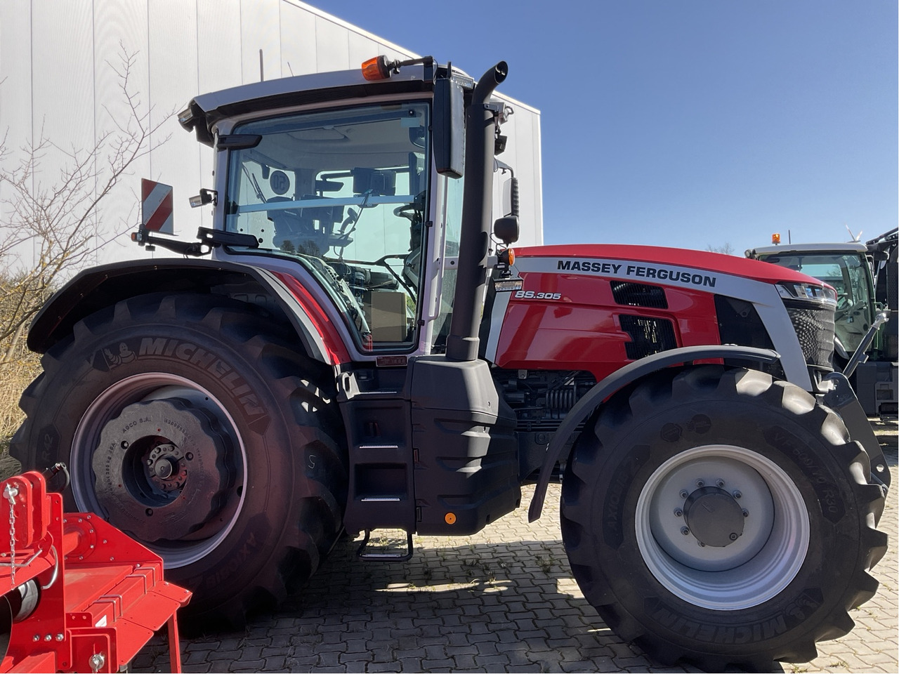 Massey Ferguson 8S.305 Dyna-VT EXCLUSIVE - Traktor: 4 kép. Massey Ferguson 8S.305 Dyna-VT EXCLUSIVE - Traktor: 4 kép.