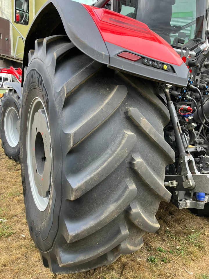 Massey Ferguson 8S.305 Dyna-VT EXCLUSIVE - Traktor: 2 kép. Massey Ferguson 8S.305 Dyna-VT EXCLUSIVE - Traktor: 2 kép.