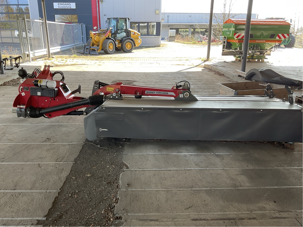 Massey Ferguson DM 316 TL-V - Fűkasza: 2 kép. Massey Ferguson DM 316 TL-V - Fűkasza: 2 kép.