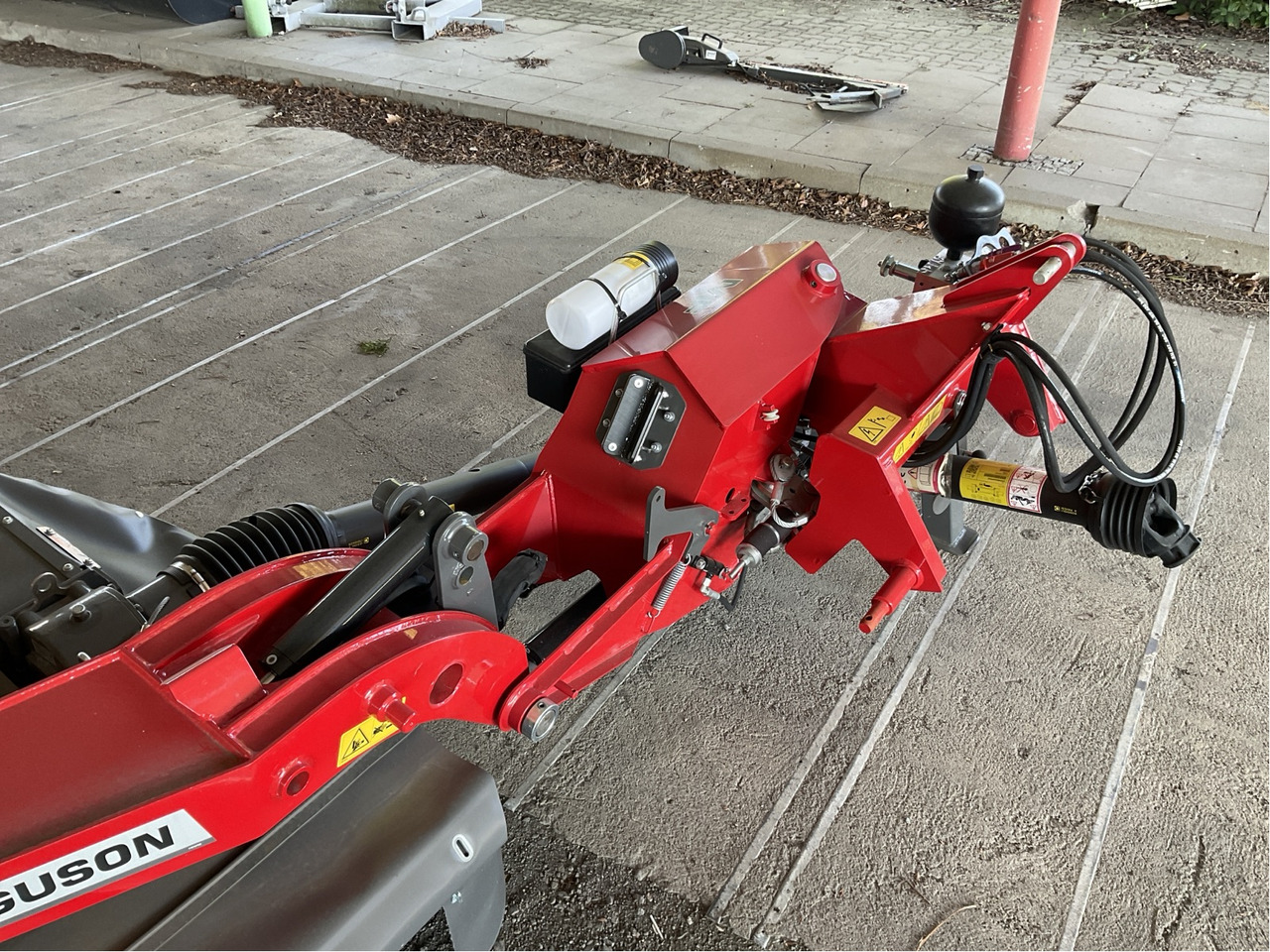 Massey Ferguson DM 316 TL-V - Fűkasza: 3 kép. Massey Ferguson DM 316 TL-V - Fűkasza: 3 kép.