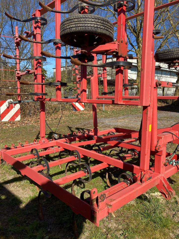 MbW Federzinkengrubber - Kultivátor: 4 kép. MbW Federzinkengrubber - Kultivátor: 4 kép.