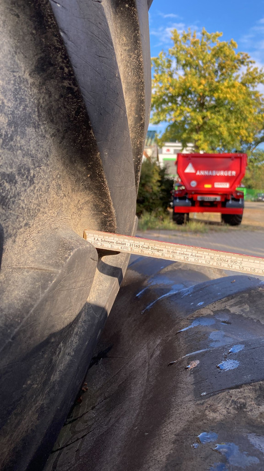 Michelin 650/65R34 710/75R42 - Gumiabroncsok és felnik: 2 kép. Michelin 650/65R34 710/75R42 - Gumiabroncsok és felnik: 2 kép.