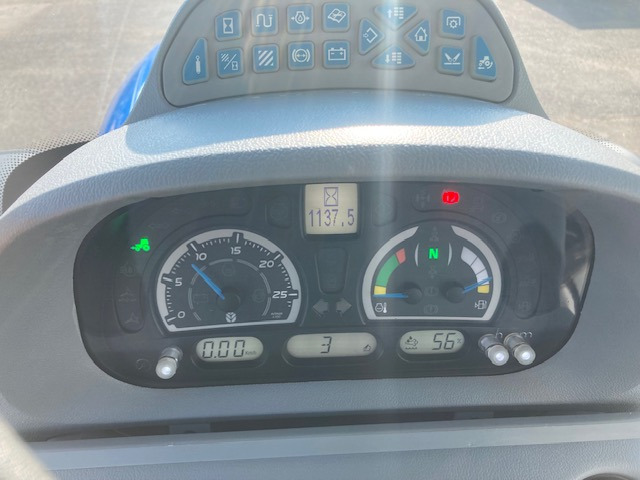 New Holland T6.155 AutoCommand - Traktor: 2 kép. New Holland T6.155 AutoCommand - Traktor: 2 kép.