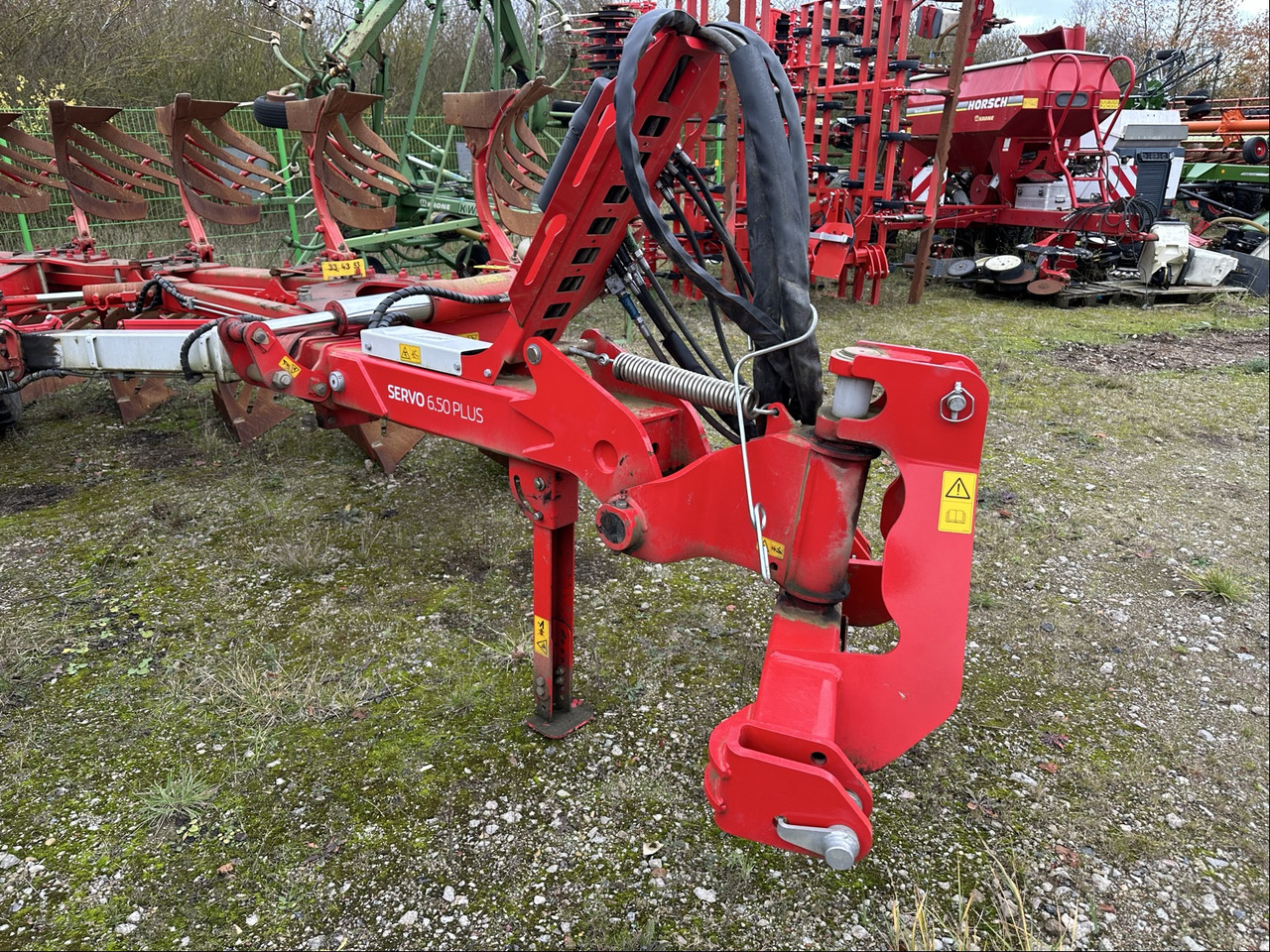 Pöttinger Vario Pflug Servo 6.50 Plus - Eke: 2 kép. Pöttinger Vario Pflug Servo 6.50 Plus - Eke: 2 kép.
