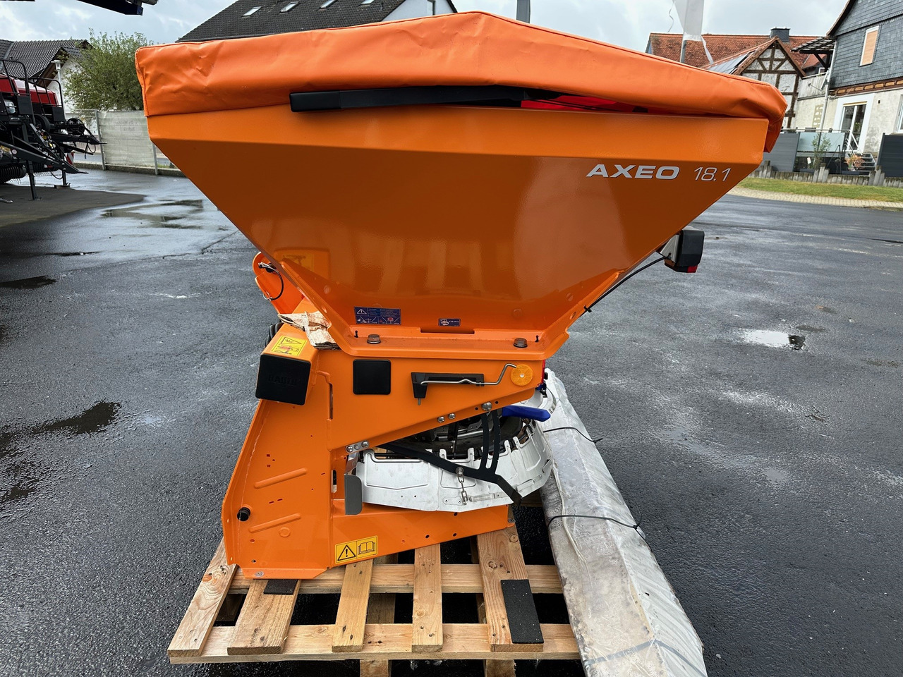 Rauch Axeo 18.1 H - Homok-/ Sószóró: 3 kép. Rauch Axeo 18.1 H - Homok-/ Sószóró: 3 kép.
