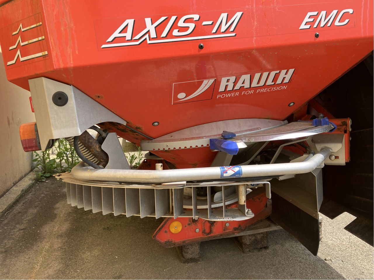 Rauch Axera Serie EMC 30.1 - Műtrágyaszóró: 3 kép. Rauch Axera Serie EMC 30.1 - Műtrágyaszóró: 3 kép.