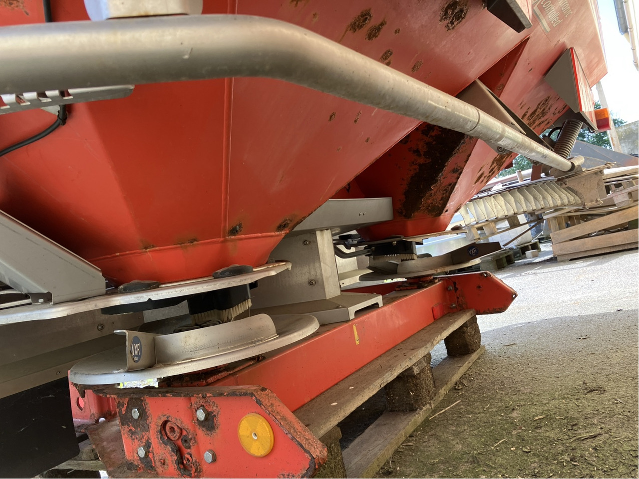 Rauch Axera Serie EMC 30.1 - Műtrágyaszóró: 4 kép. Rauch Axera Serie EMC 30.1 - Műtrágyaszóró: 4 kép.