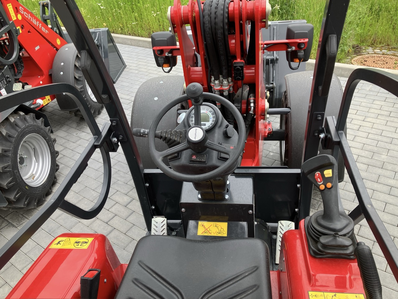 Schäffer Typ 2630T SLT - Rakodógép: 3 kép. Schäffer Typ 2630T SLT - Rakodógép: 3 kép.