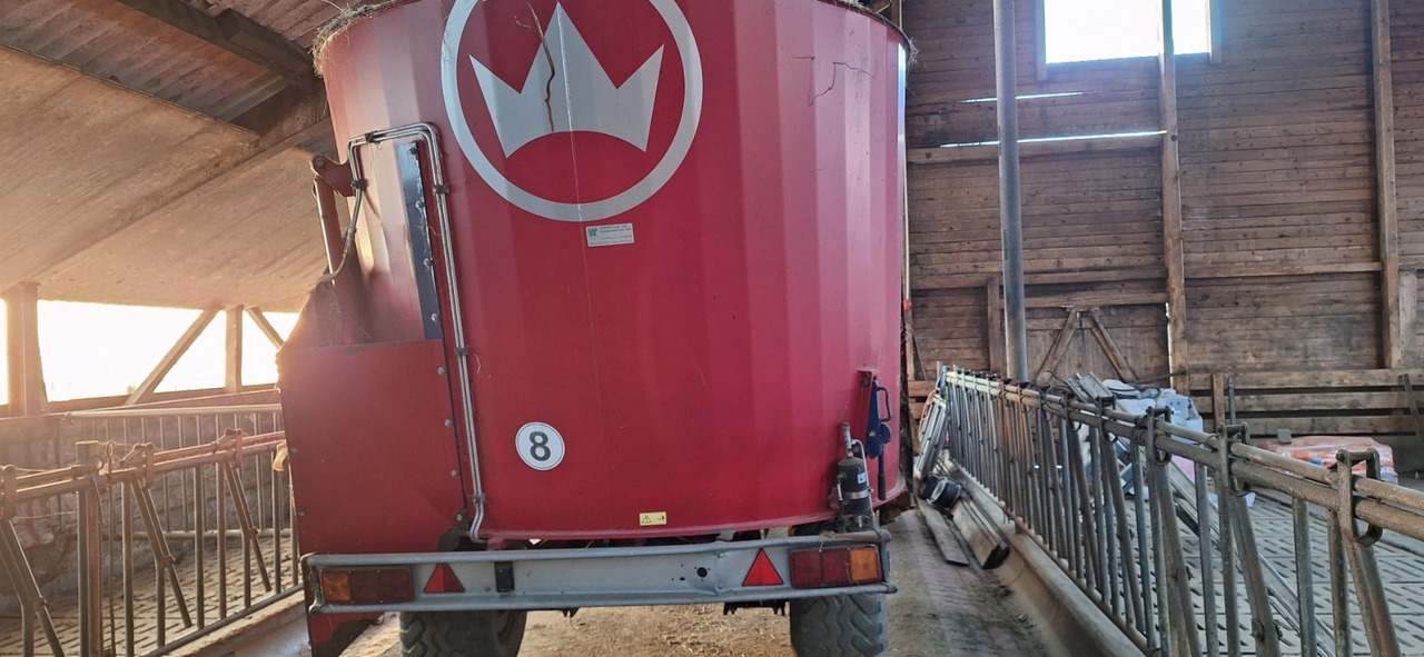 Siloking TrailedLine Compact 8 - Etetőkocsi: 1 kép. Siloking TrailedLine Compact 8 - Etetőkocsi: 1 kép.