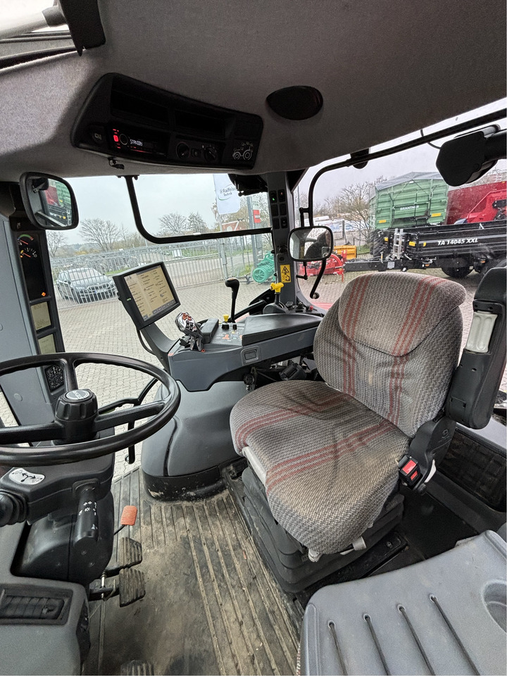 Steyr 6140 Profi - Traktor: 4 kép. Steyr 6140 Profi - Traktor: 4 kép.