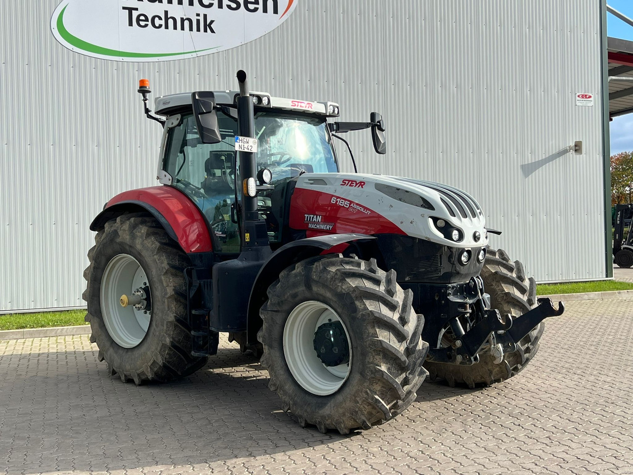 Steyr Absolut 6185 CVT Gebraucht - Traktor: 1 kép. Steyr Absolut 6185 CVT Gebraucht - Traktor: 1 kép.