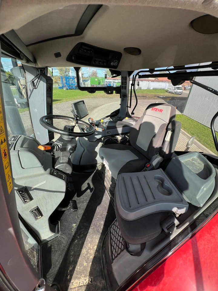 Steyr Absolut 6185 CVT Gebraucht - Traktor: 5 kép. Steyr Absolut 6185 CVT Gebraucht - Traktor: 5 kép.