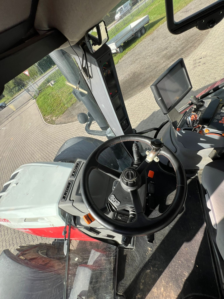 Steyr Absolut 6185 CVT Gebraucht - Traktor: 3 kép. Steyr Absolut 6185 CVT Gebraucht - Traktor: 3 kép.